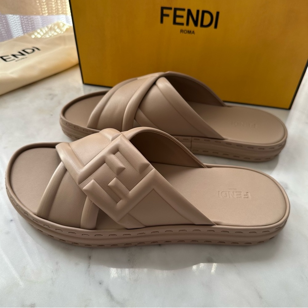 FENDI leather slide / men’s UK 10/ brand New